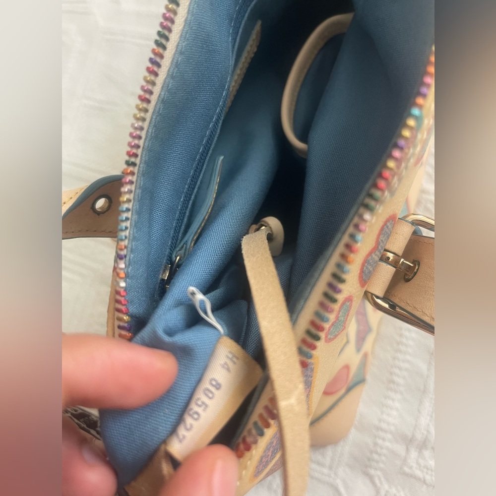 Vintage Dooney & Bourke RAINBOW ZIPPER heart shoulder bag - Picture 14 of 15